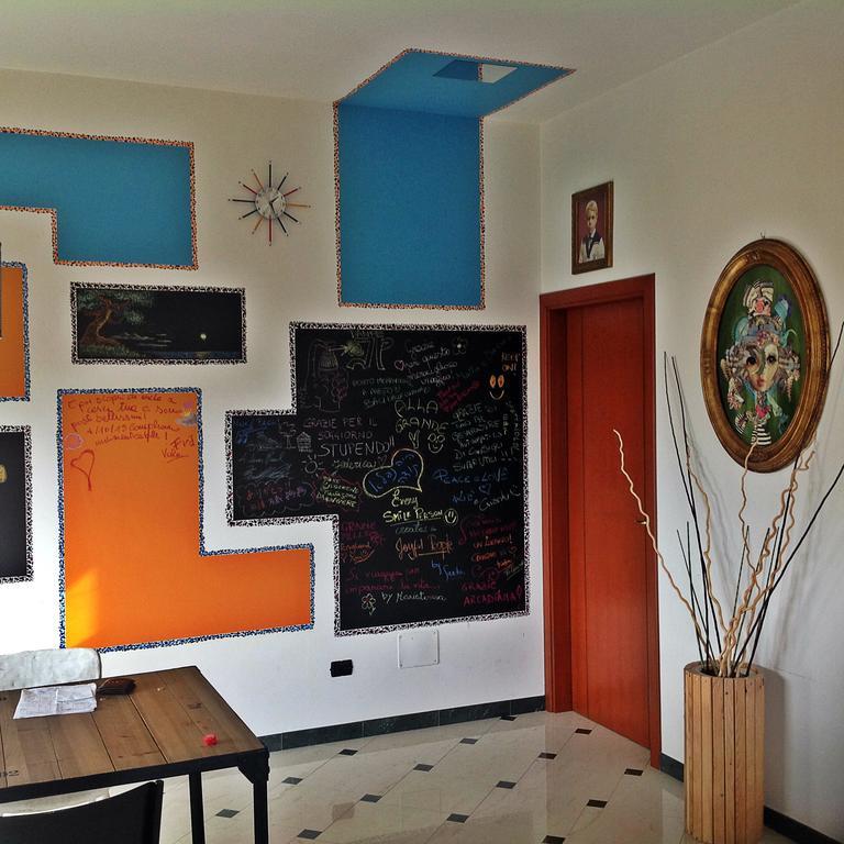 Art Rooms Joyful People *